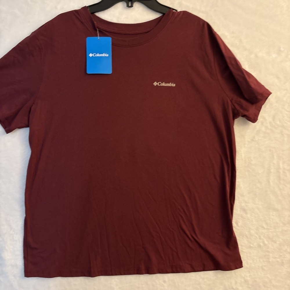 Columbia T-shirt Women's Large, Maroon , Columbia Design